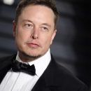 Илон Маск намерен выкупить акции Tesla и вывести её с биржи