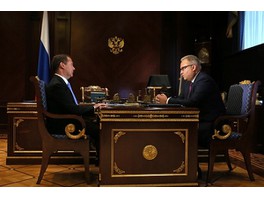 Рабочая встреча премьер-министра РФ Дмитрия Медведева и главы «ФСК ЕЭС» Андрея Мурова