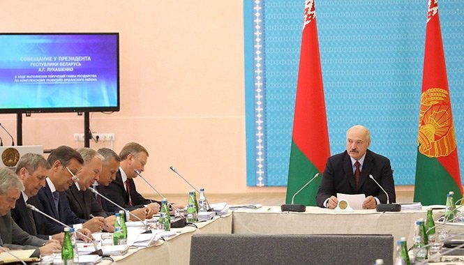 Лукашенко меняет Кабмин Беларуси из-за "пофигизма"