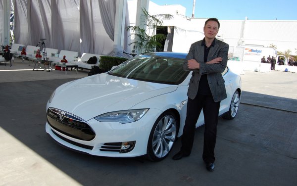 Илон Маск заплатил 10 млн$ за акции собственной компании Tesla