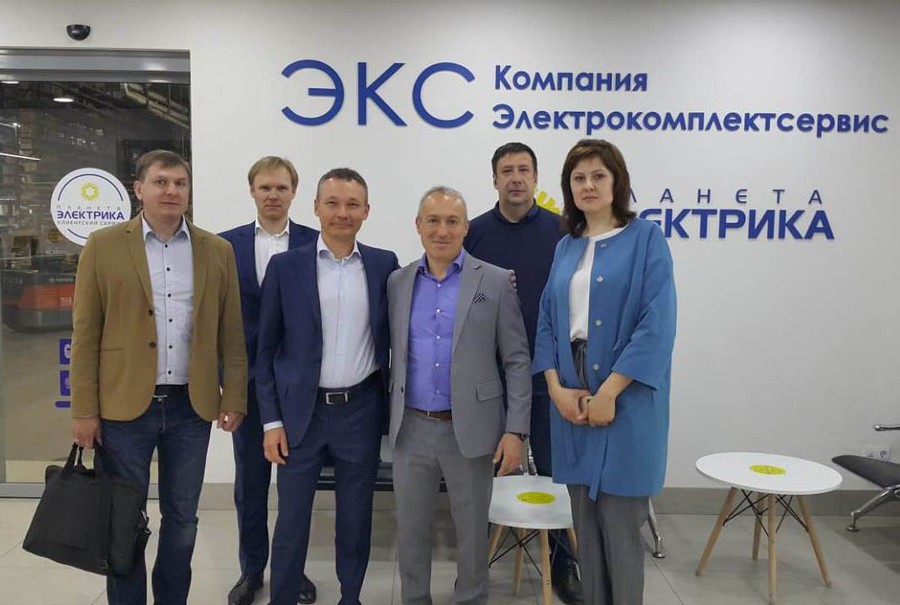 Глава Signify стал гостем «Электрокомплектсервис» в Новосибирске