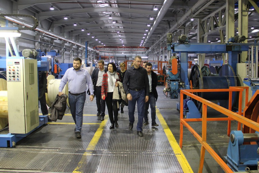 Представители «Элком-Электро» посетили великолукский кабельный завод «Алюр»