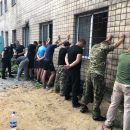 В Одессе задержали более 20 человек, пытавшихся захватить предприятие (фото) В Одессе задержали более 20 человек, пытавшихся захватить предприятие (фото)