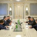 Порошенко призвал власти Израиля решить вопрос с недопуском украинцев в эту страну Порошенко призвал власти Израиля решить вопрос с недопуском украинцев в эту страну