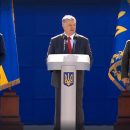 В Киеве проходит военный парад В Киеве проходит военный парад