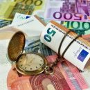 Впервые с апреля на Московской бирже предложили за евро более 80 рублей Впервые с апреля на Московской бирже предложили за евро более 80 рублей