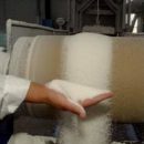 Рада отменила ограничения на поставки и минимальные цены на сахар Рада отменила ограничения на поставки и минимальные цены на сахар