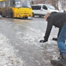 Столичных автомобилистов призывают воздержаться от поездок в понедельник из-за гололеда Столичных автомобилистов призывают воздержаться от поездок в понедельник из-за гололеда